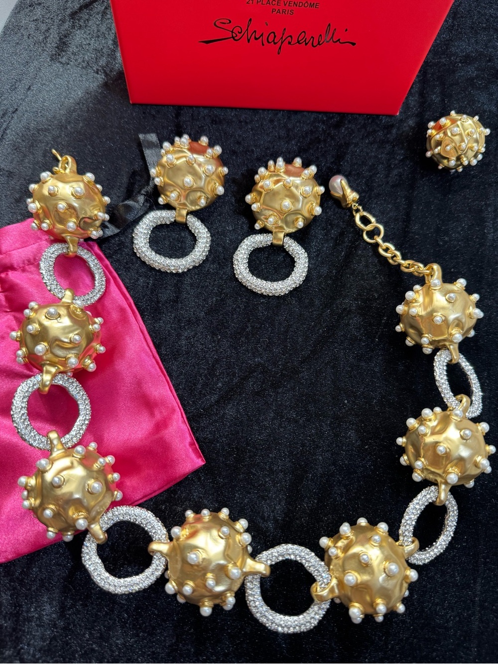 Schiaparelli insp Gold and Pearl Statement Necklace & Earring & Ring Set - Picture 1 of 16